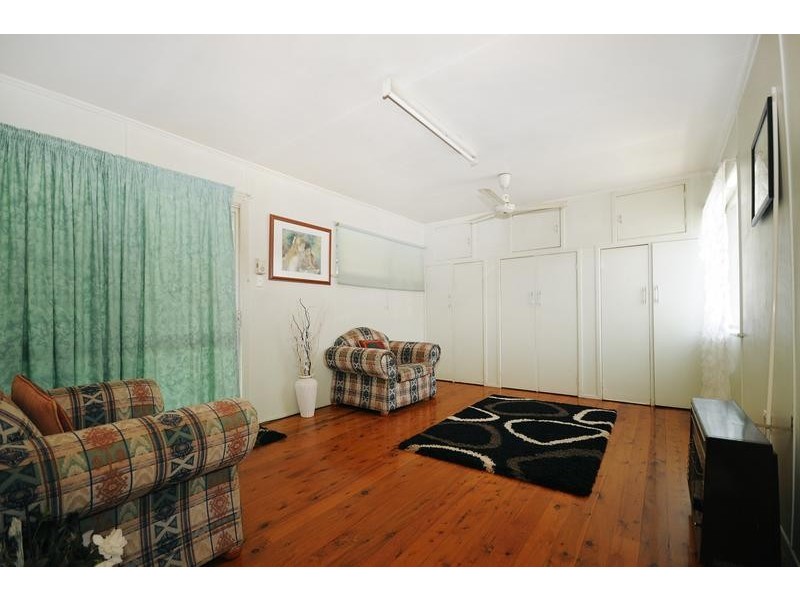 32 Wombyra Street, Newtown QLD 4350