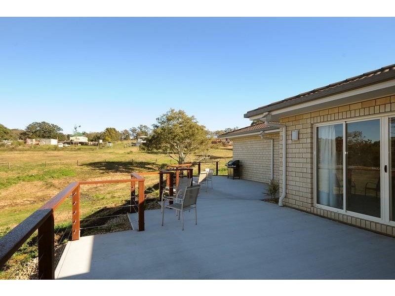 24 Settlers Drive, Gowrie Junction QLD 4352