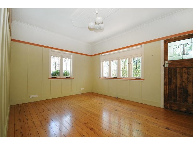 1 Stonehaven Street, Mount Lofty QLD 4350