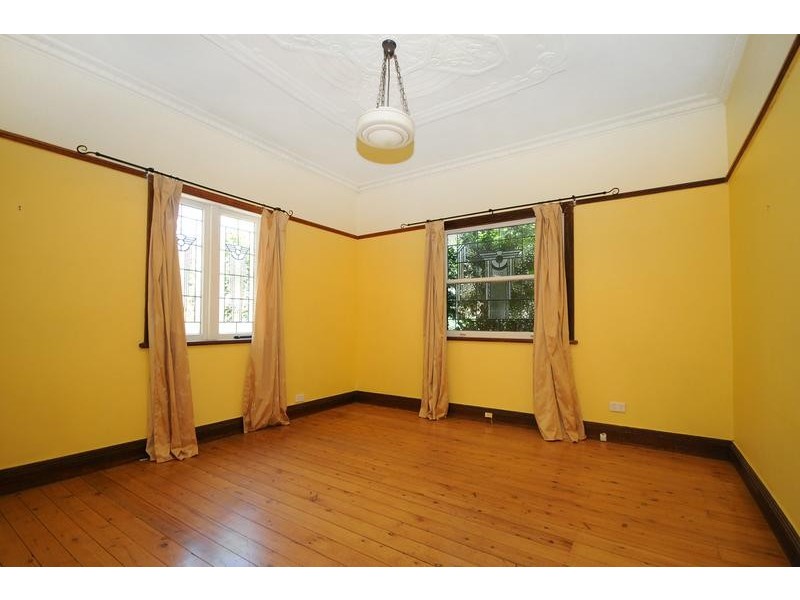 1 Stonehaven Street, Mount Lofty QLD 4350