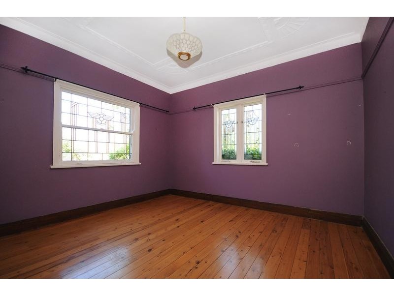 1 Stonehaven Street, Mount Lofty QLD 4350