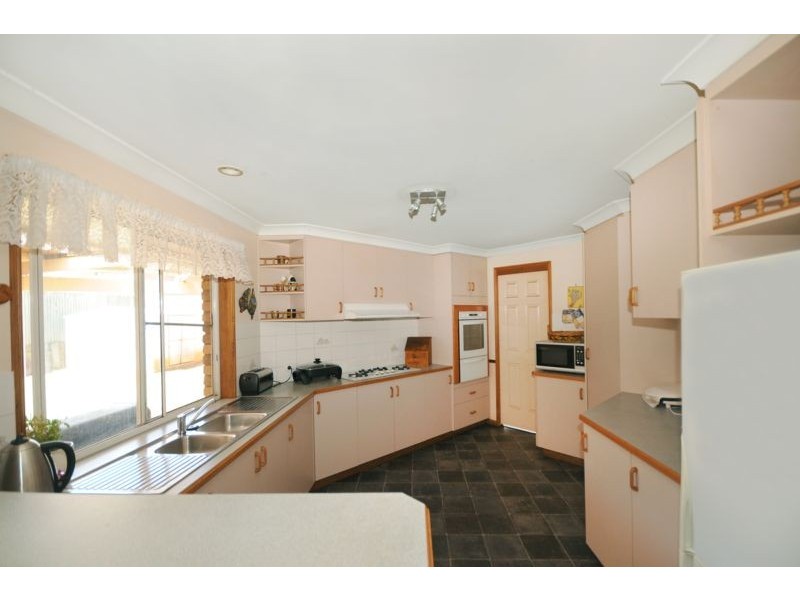 2 Evergreen Court, Glenvale QLD 4350