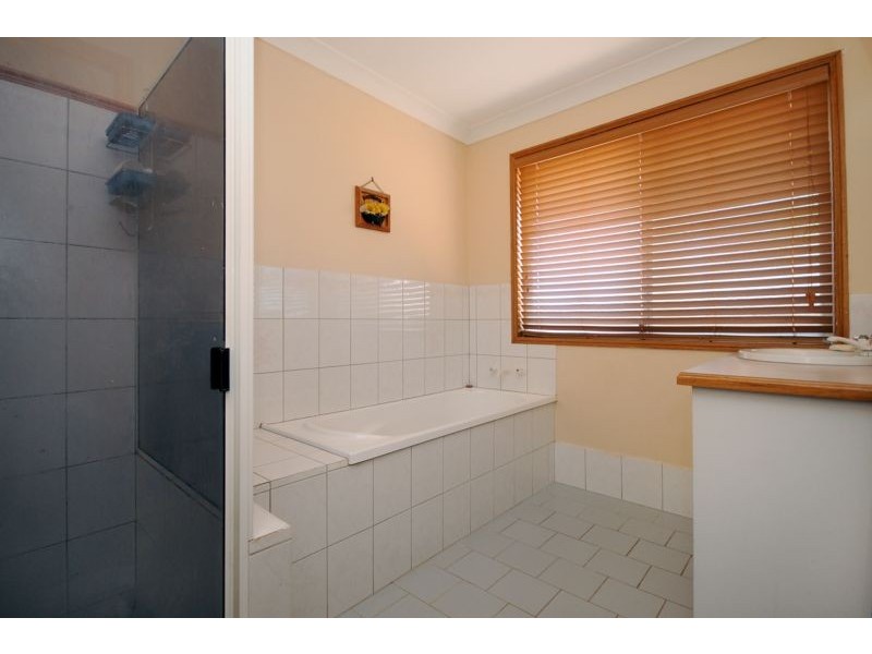 2 Evergreen Court, Glenvale QLD 4350