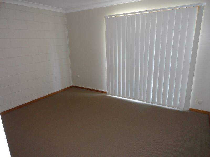 1/9 Whitefriars Street, Rockville QLD 4350