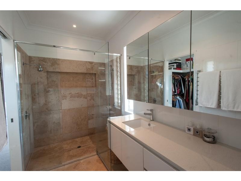190 Rowbotham Street, Middle Ridge QLD 4350