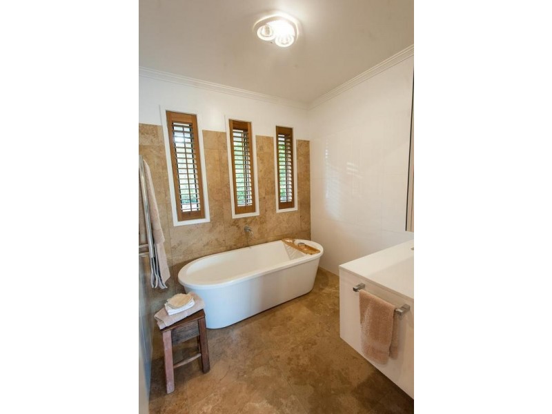 190 Rowbotham Street, Middle Ridge QLD 4350