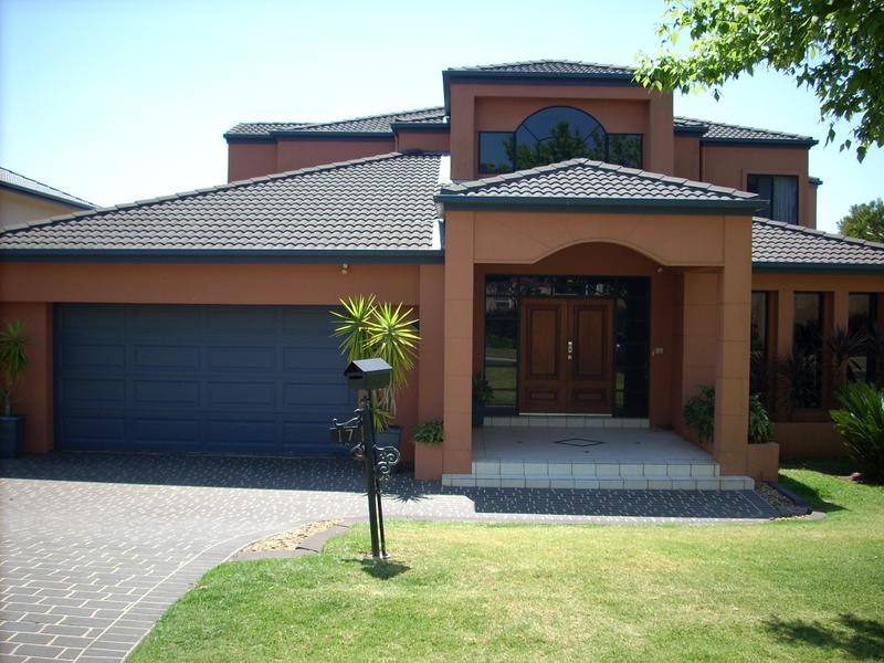 17 Glen Eagles Drive, Middle Ridge QLD 4350