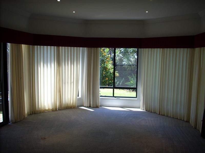 17 Glen Eagles Drive, Middle Ridge QLD 4350