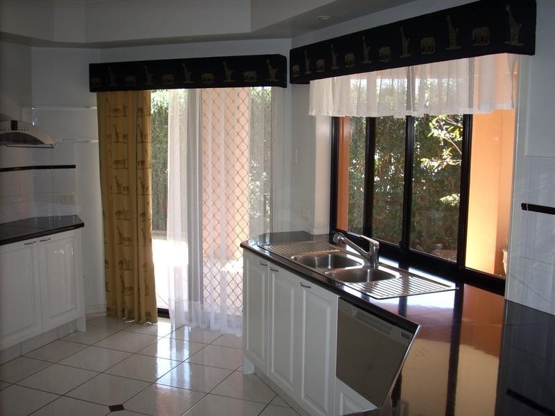 17 Glen Eagles Drive, Middle Ridge QLD 4350