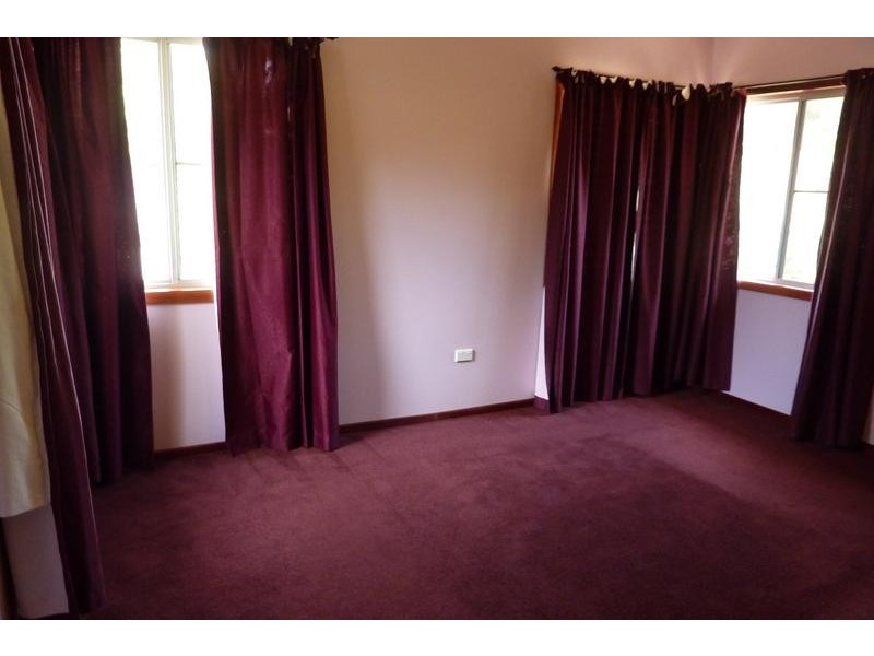 93 Anzac Avenue, Newtown QLD 4350