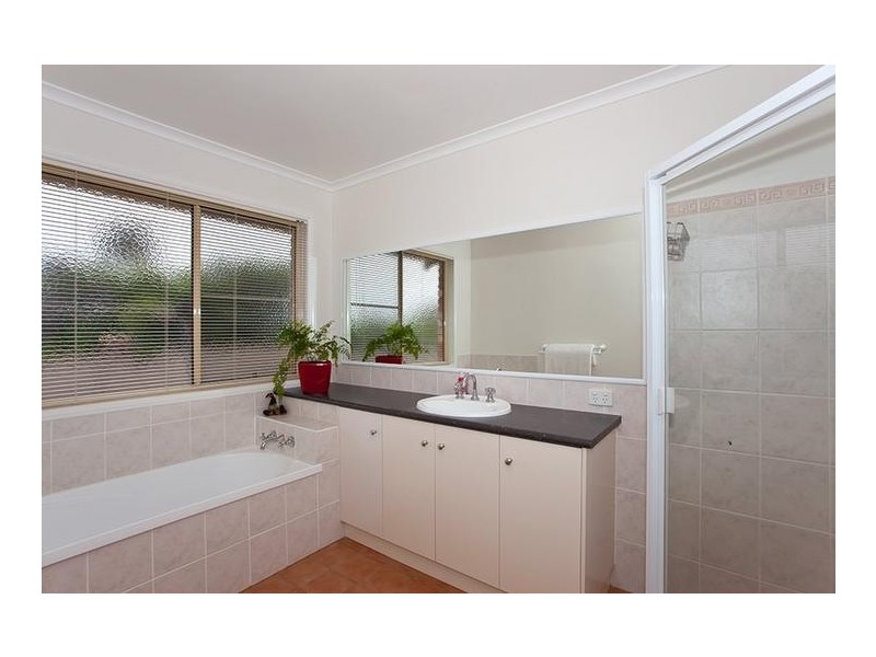 2 Strathconan Drive, Glenvale QLD 4350