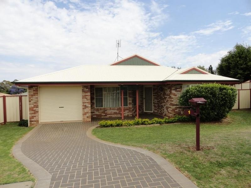 1 Hillcroft Court, Darling Heights QLD 4350