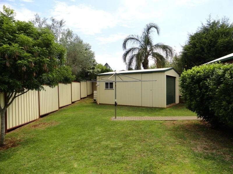 1 Hillcroft Court, Darling Heights QLD 4350