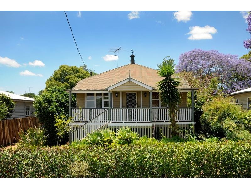 4 Dally Street, South Toowoomba QLD 4350