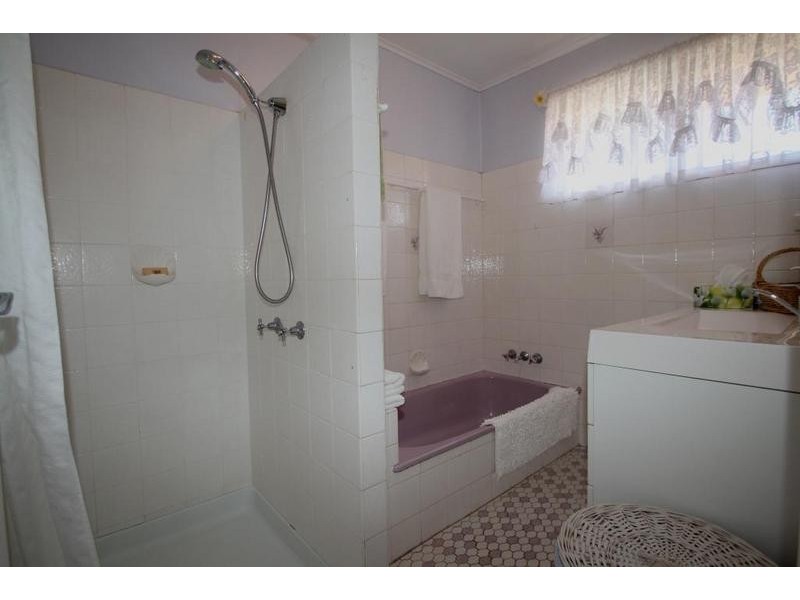 9 Gregory Street, Harlaxton QLD 4350