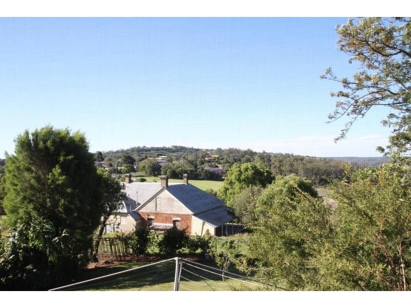 9 Gregory Street, Harlaxton QLD 4350