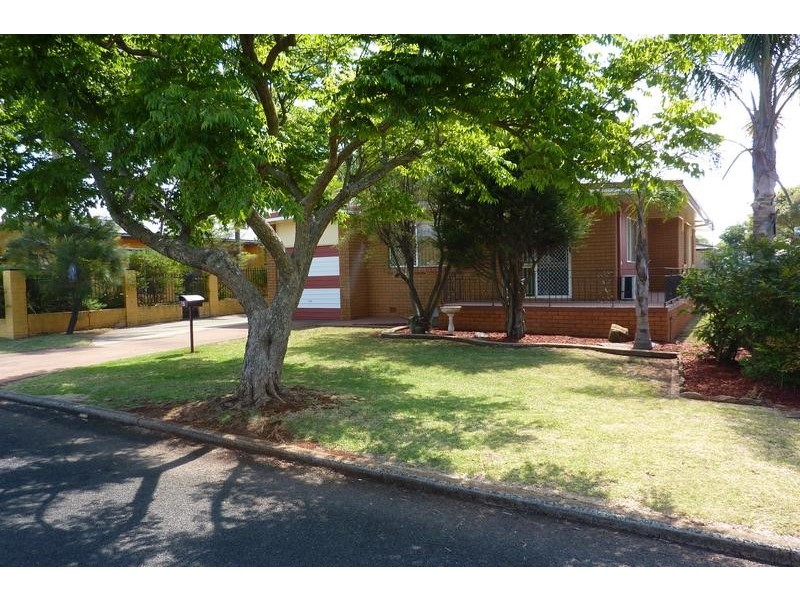 15 Cloake Street, Rockville QLD 4350