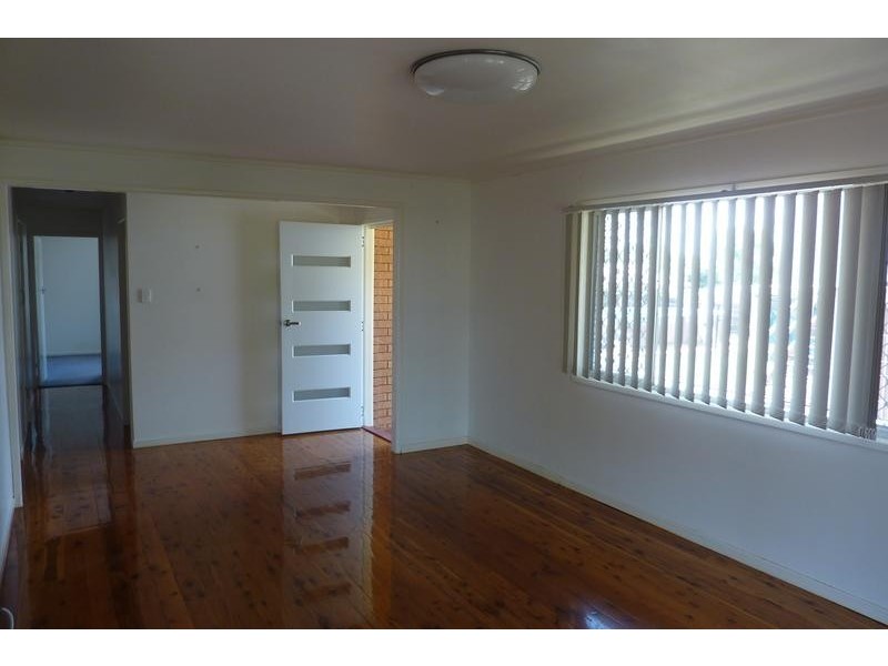 15 Cloake Street, Rockville QLD 4350