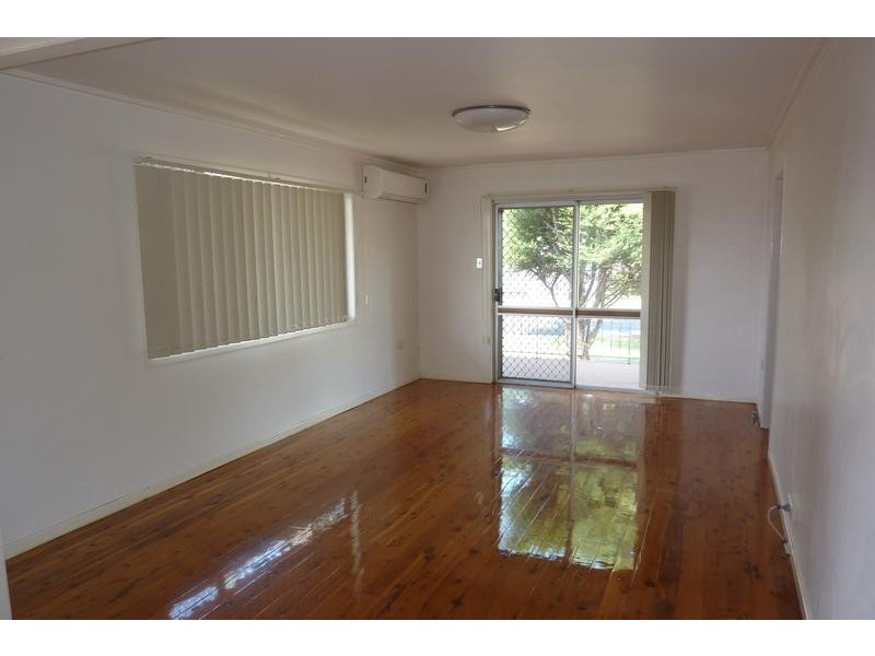 15 Cloake Street, Rockville QLD 4350