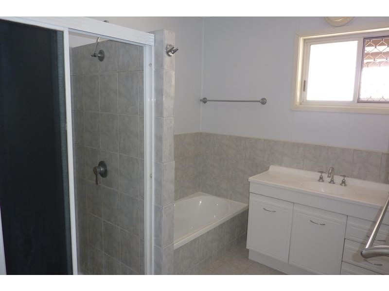 15 Cloake Street, Rockville QLD 4350