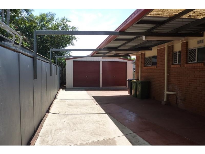 15 Cloake Street, Rockville QLD 4350