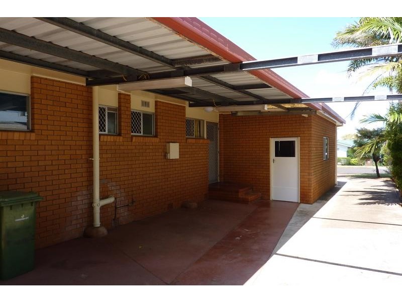 15 Cloake Street, Rockville QLD 4350