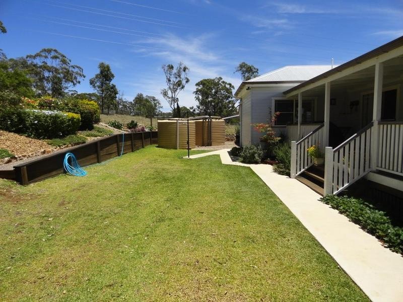 16 Traverston Court, Preston QLD 4352