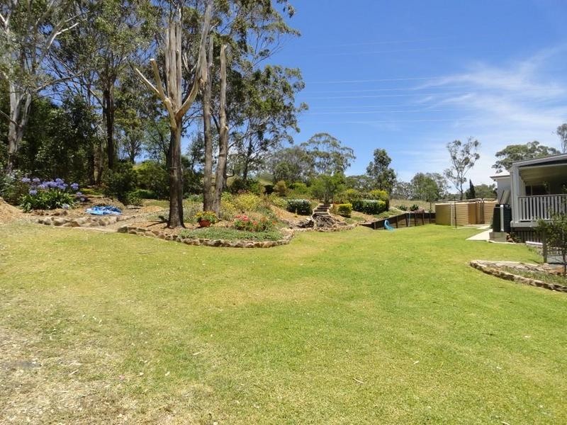 16 Traverston Court, Preston QLD 4352