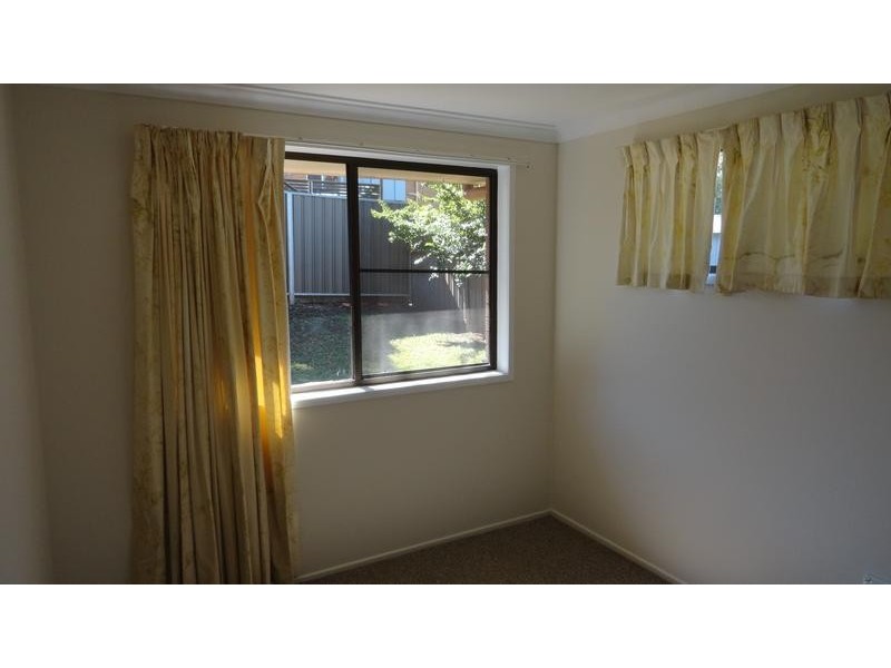 2/11 Agnes Street, Centenary Heights QLD 4350