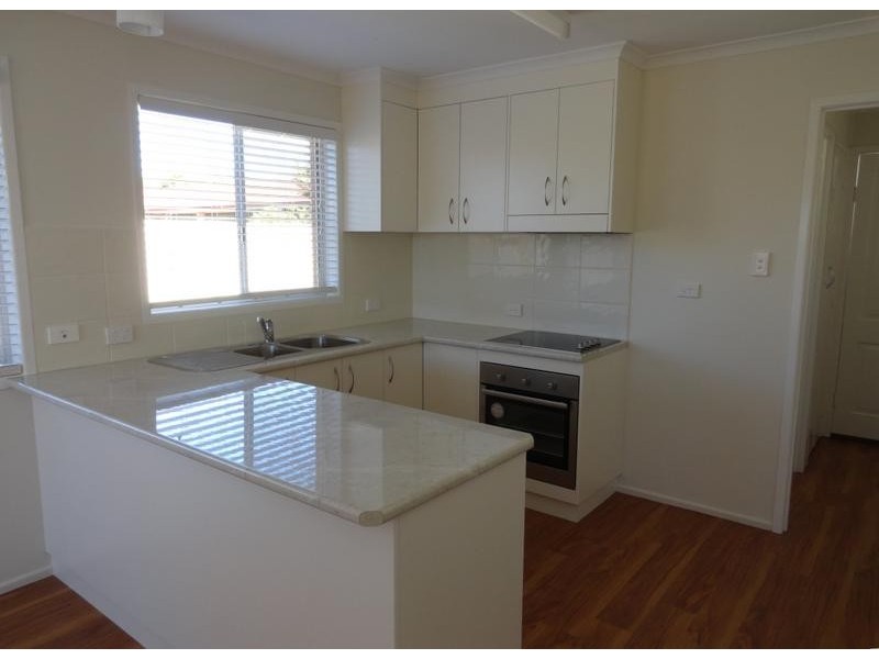 2/32 Matthews Street, Harristown QLD 4350
