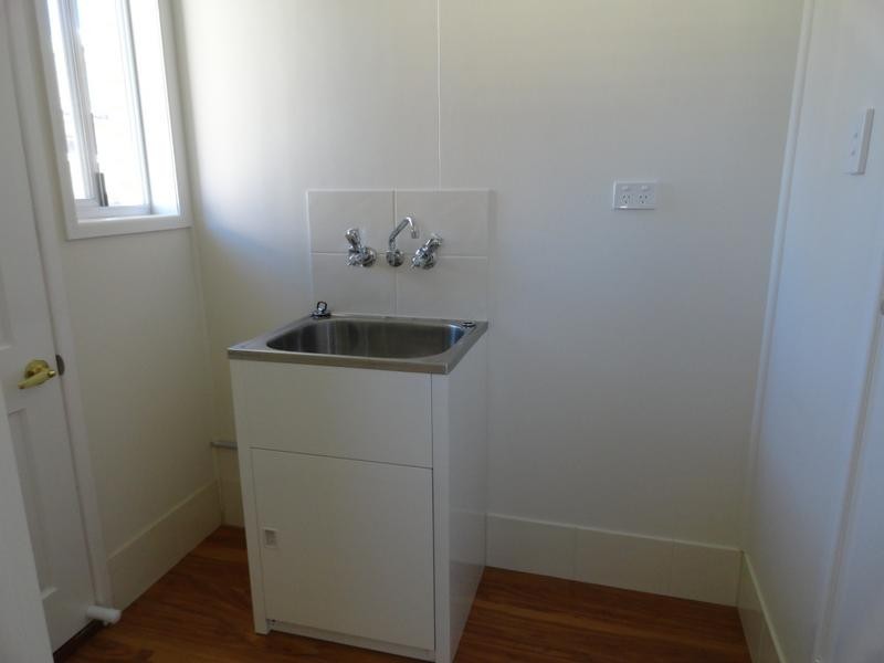 2/32 Matthews Street, Harristown QLD 4350