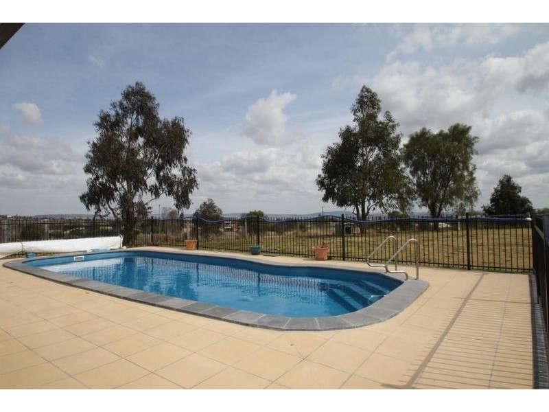 4 Graham Drive, Drayton QLD 4350