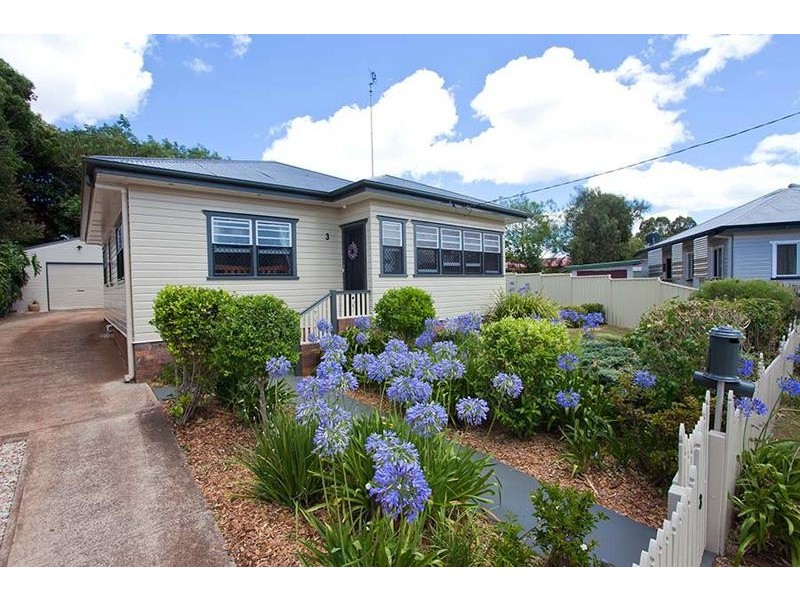 3 Ford Street, Rockville QLD 4350