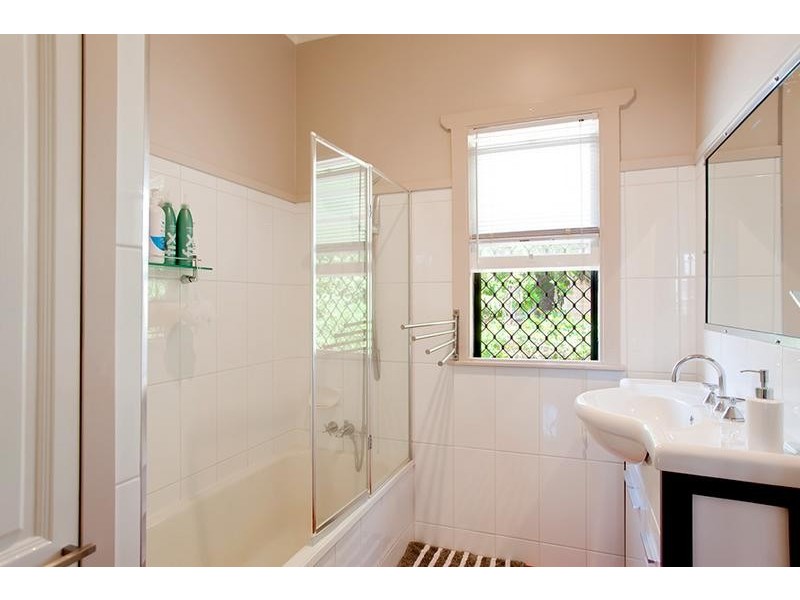 3 Ford Street, Rockville QLD 4350