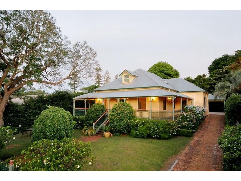 60 Curzon Street, East Toowoomba QLD 4350