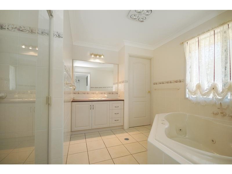 5 Fawngrove Drive, Glenvale QLD 4350