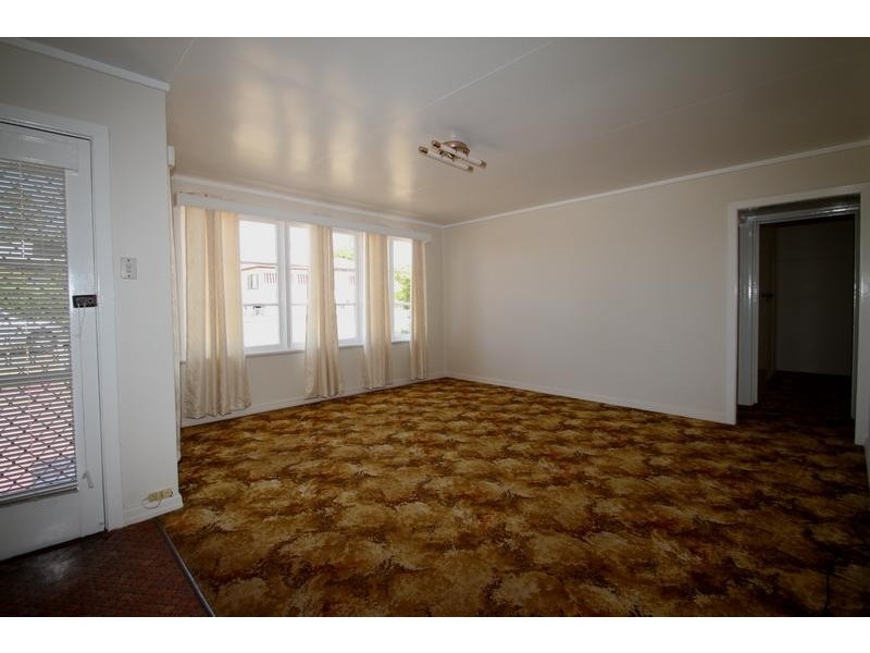 3 Monash Street, Newtown QLD 4350