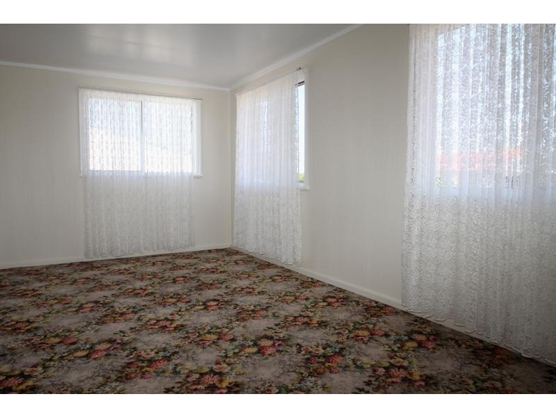 3 Monash Street, Newtown QLD 4350