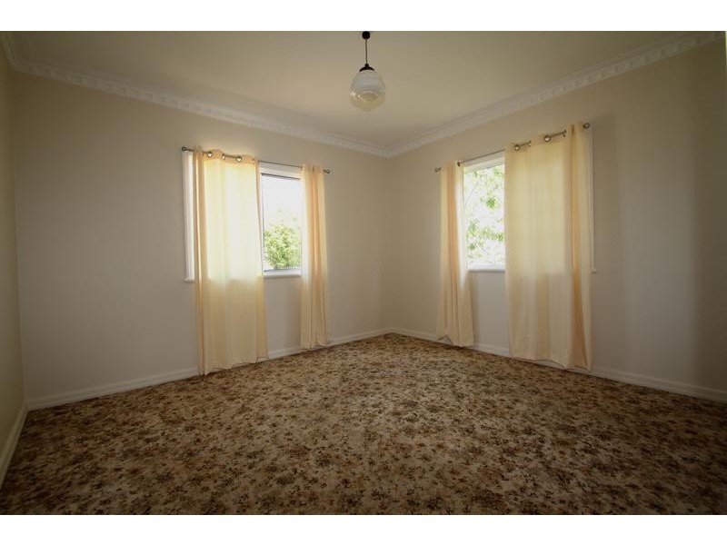 3 Monash Street, Newtown QLD 4350