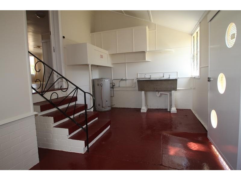 3 Monash Street, Newtown QLD 4350