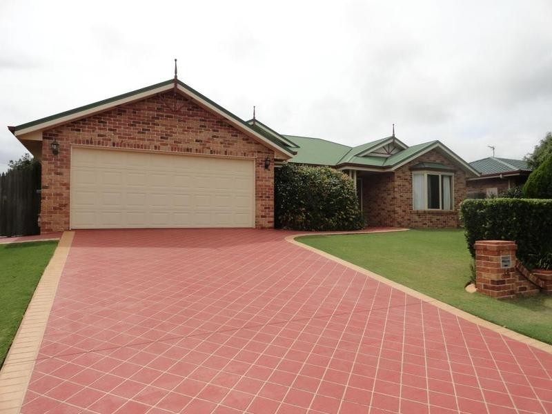 12 Poppy Court, Middle Ridge QLD 4350