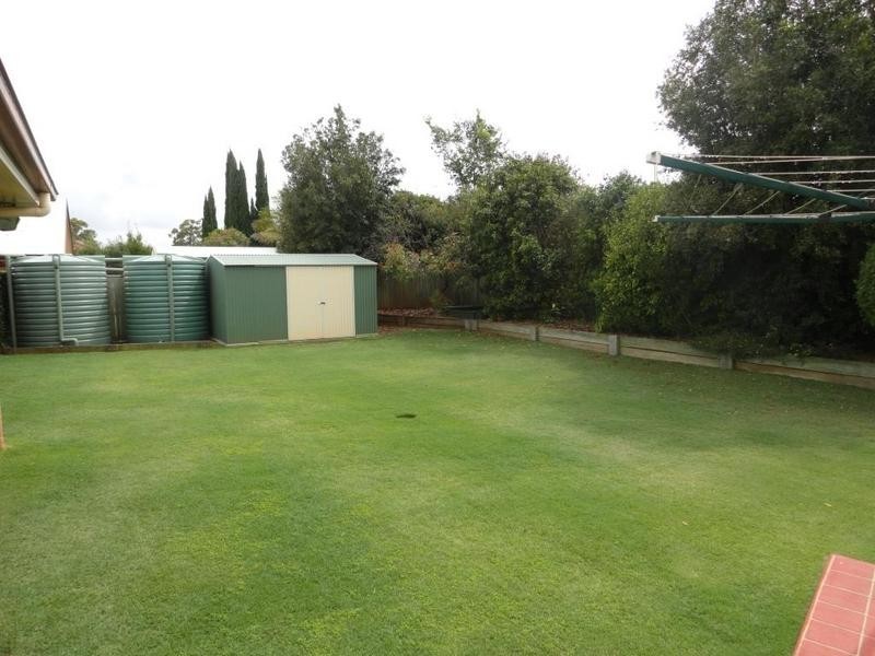 12 Poppy Court, Middle Ridge QLD 4350