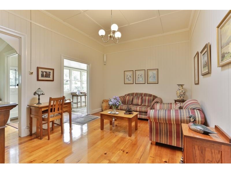 2 Collins Street, Mount Lofty QLD 4350