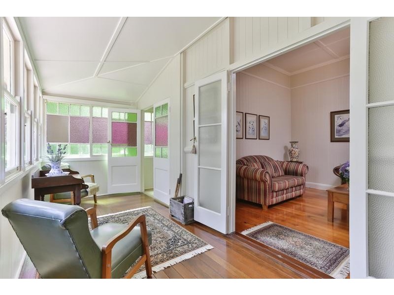 2 Collins Street, Mount Lofty QLD 4350