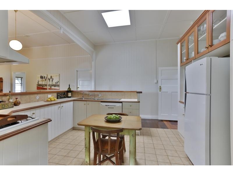 2 Collins Street, Mount Lofty QLD 4350