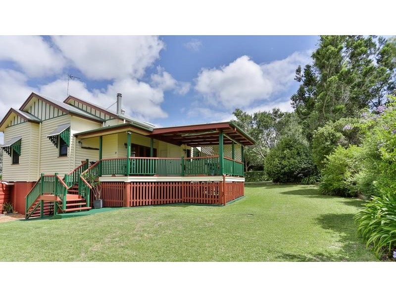 2 Collins Street, Mount Lofty QLD 4350