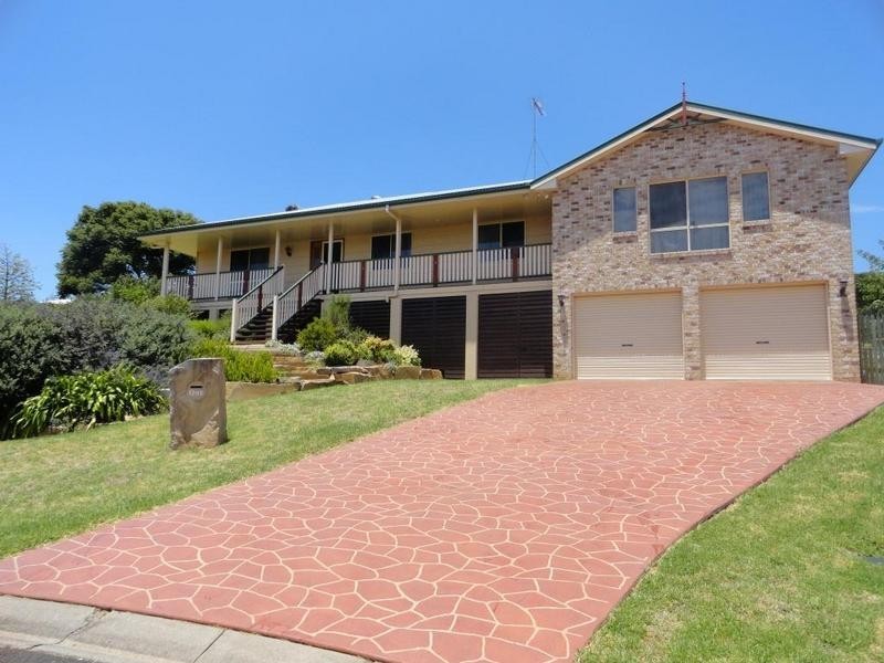 1 Saratoga Close, Wilsonton Heights QLD 4350