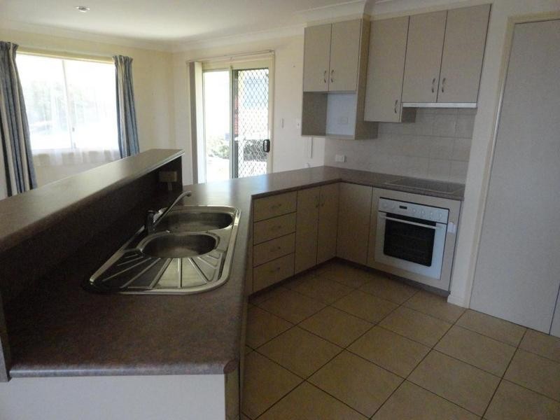 1 Saratoga Close, Wilsonton Heights QLD 4350