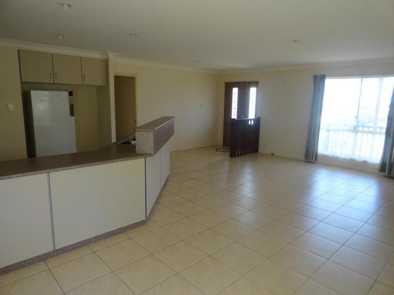 1 Saratoga Close, Wilsonton Heights QLD 4350