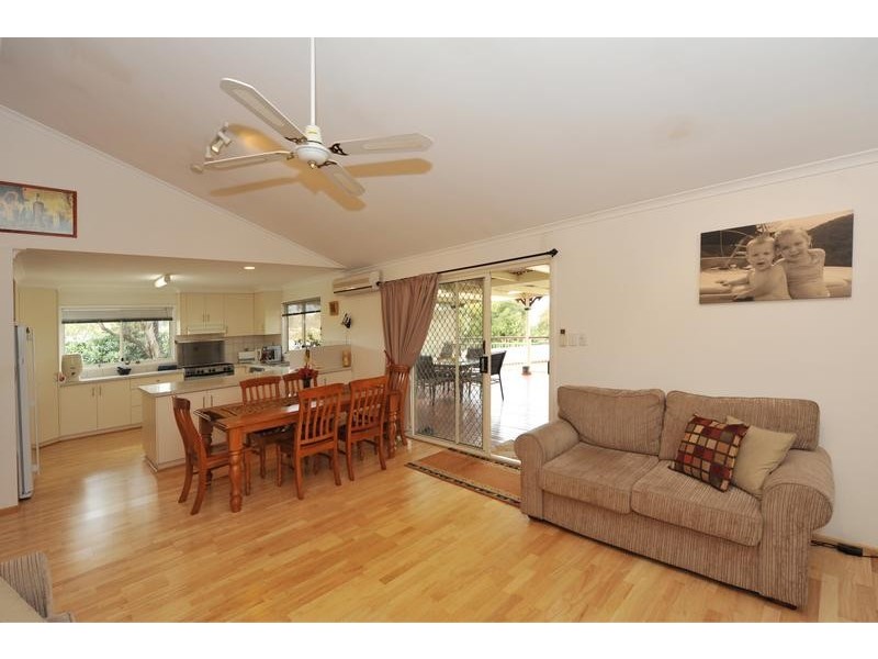 13 Schloss Court, Westbrook QLD 4350